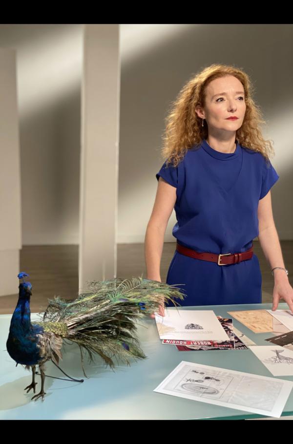 Bild 1 von 2: Die Historikerin Mélanie Traversier gibt Einblicke in die abenteuerliche Geschichte und die Funktionsweise der Automatenkunst.