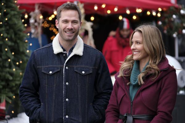 Bild 1 von 9: Casey Cummins (Luke Macfarlane, l.); Maggie Wright (Jill Wagner, r.)