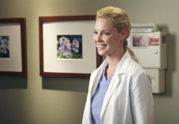 Bild 1 von 42: Izzie (Katherine Heigl) kümmert sich um die 17-jährige Heather, die wegen einer stark verkrümmten Wirbelsäule leiden muss...