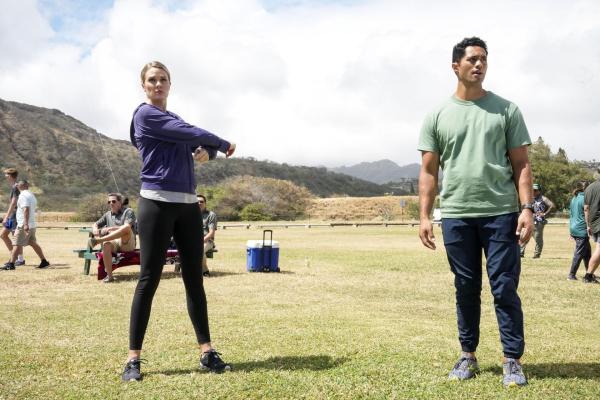 Bild 1 von 7: Kate Whistler (Tori Anderson, l.); Kai Holman (Alex Tarrant, r.)