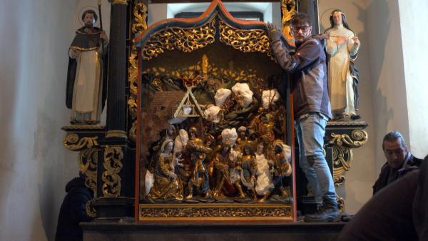 Bild 1 von 4: Im Bild: Der gotische Krippenschrein in der Kirche von Oppenberg ist gerade in der Adventszeit etwas Besonderes für die Einheimischen.