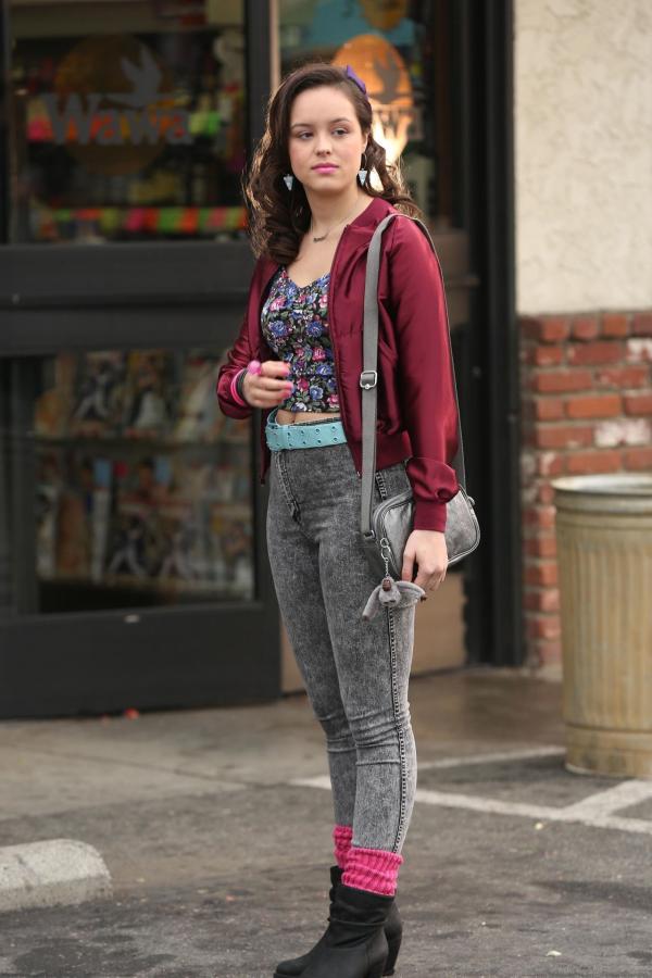 Bild 1 von 9: Erica Goldberg (Hayley Orrantia)