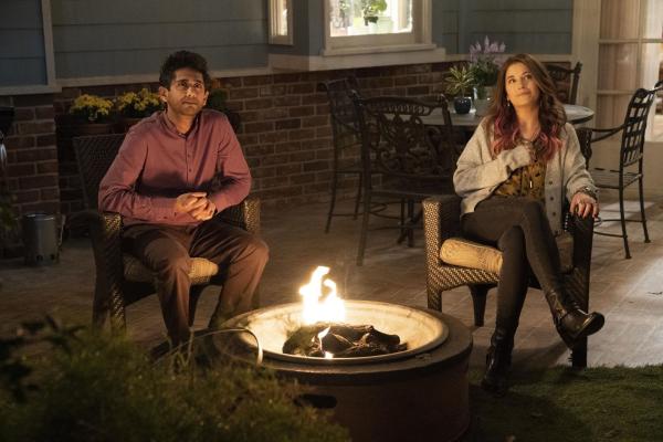 Bild 1 von 16: Al (Adhir Kalyan, l.); Lizzie (Elizabeth Alderfer, r.)