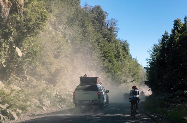 Bild 1 von 3: Staubige Fahrt durch Chiles Süden
