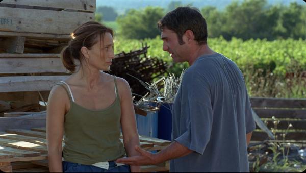 Bild 1 von 9: Als der Handwerker Ivan (Sergi López, r.) in ihr Leben platzt, verliebt sich Suzanne (Kristin Scott Thomas, l.) schnell und heftig in ihn. Schon bald fällt sie die Entscheidung, aus ihrer Ehe auszubrechen und sich ihrer neuen Liebe hinzugeben ...