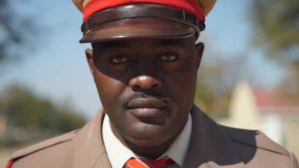 Bild 1 von 8: 1884 erklärt Deutschland Namibia zu seiner Kolonie. Die Männer der Herero tragen Uniformen, die an den Widerstand gegen die deutschen Kolonisten im 20. Jahrhundert erinnern.