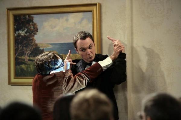 Bild 1 von 19: Leonard Hofstadter (Johnny Galecki, l.); Sheldon Cooper (Jim Parsons, r.)