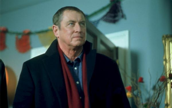 Bild 1 von 2: Der Mordversuch an einer alten Dame kommt DCI Tom Barnaby (John Nettles) gerade recht. So kann er sich vor der Weihnachtsfeier mit seinen Schwiegereltern drücken.