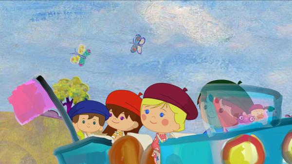 Bild 1 von 6: Max, Lili, Zoé und Finn fahren mit einem selbst gemalten Auto durch die Gemäldelandschaft mit Schmetterlingen.