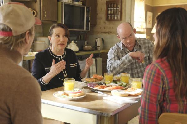 Bild 1 von 13: Donna (Susie Essman, l.); Beau Bowman (David Koechner, r.)