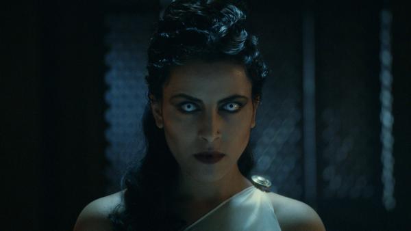 Bild 1 von 1: Pythia, die wohl berühmteste Orakelpriesterin aus Delphi, war ständig high - so könnte man sich den tranceähnlichen Bewusstseinszustand wohl vorstellen. Nur durch die göttlichen Dämpfe, die aus einer Erdspalte unter ihrem Tempel austraten, konnte sie die Botschaften Apollos an die Menschen weitergeben. Einige Priesterinnen ließen im verrauchten Tempel allerdings ihr Leben. Denn ein zu tiefer Lungenzug, bedeutete auch mal den Tod.