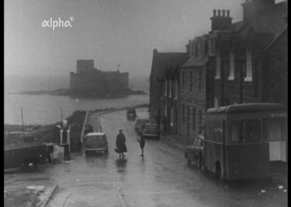 Bild 1 von 5: Edmund Wolf reiste 1967 nach Schottland, genauer gesagt auf die beiden Hebriden-Inseln Barra und Lewis und in die am Reißbrett entstandene neue Stadt Cumbernauld. Immer wieder hörte er dabei Geschichten vom Auswandern und vom Einwandern, vom Weggehen und Wieder-nach-Hause-Kommen.
