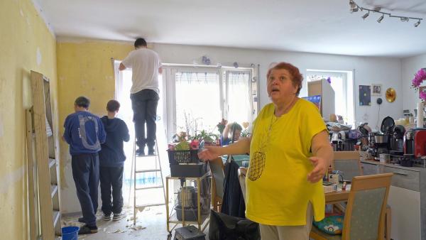 Bild 1 von 3: Carmen und Dieter freuen sich auf ihre neue Küche, allerdings ist das Projekt mit viel Arbeit verbunden.