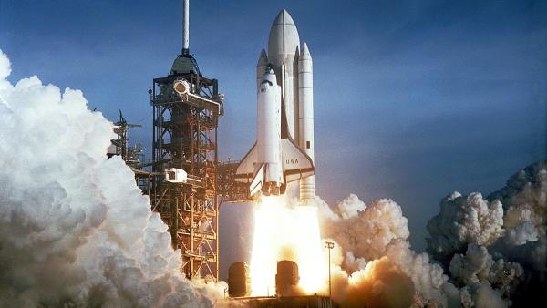 Bild 1 von 2: Die wissenschaftlichen Erkenntnisse durch Raumflüge sind bedeutend, doch jede Mission trägt zu weiterem Abfall im All bei.