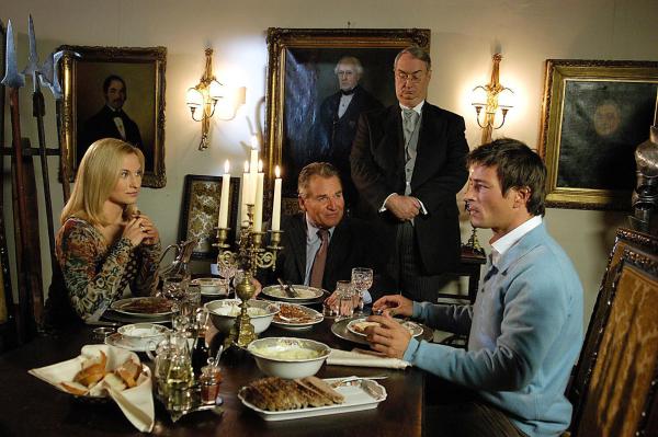 Bild 1 von 16: Im Bild:  Simone Heher, Fritz Wepper, Gerhard Zemann, Jan Sosniok.