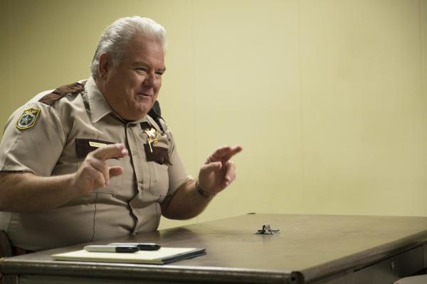 Bild 1 von 3: Sheriff Reynolds (Jim O'Heir)