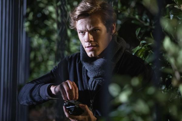 Bild 1 von 6: Angus MacGyver (Lucas Till)