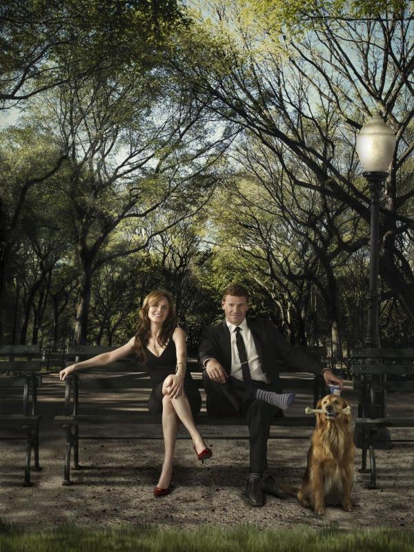 Bild 1 von 7: Dr. Brennan (Emily Deschanel, l.); Booth (David Boreanaz, r.)