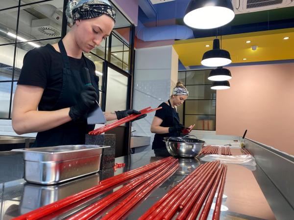 Bild 1 von 16: Im Bild: Zuckerlwerkstatt.