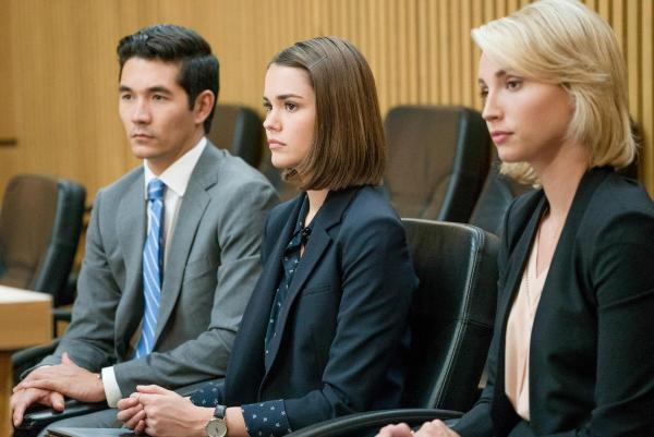 Bild 1 von 10: Im Bild (v.li.): Ken Kirby (Benjamin), Maia Mitchell (Callie Adams Foster), Molly McCook (Rebecca).