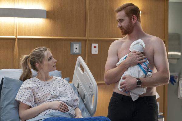 Bild 1 von 7: Susan (Anja Savcic, l.); JT (Andrew Santino, r.)