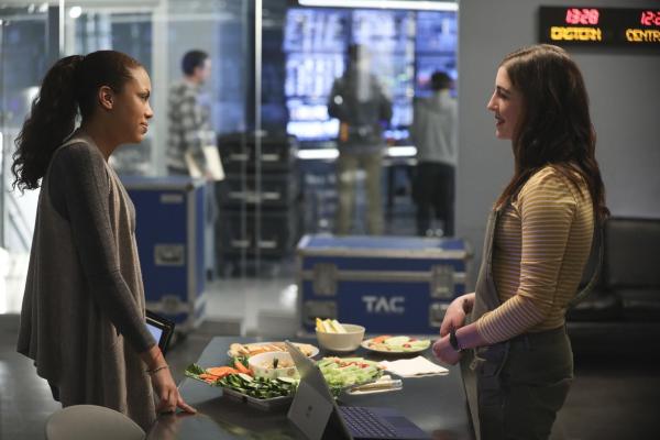 Bild 1 von 20: Können Danny (Jamie Lee Kirchner, l.) und Cable (Annabelle Attanasio, r.) endlich ein Missverständnis aus dem Weg räumen?