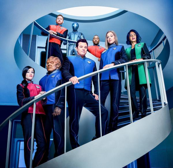 Bild 1 von 28: Im Bild (v.li.): Jessica Szohr (Talla Keyali), Peter Macon (2. Offizier Bortus), Scott Grimes (Lt. Gordon Malloy), Mark Jackson (Wissenschaftsoffizier Isaac), Seth MacFarlane (Ed Mercer), J. Lee (Lt. John LaMarr), Adrianne Palicki (Kelly Grayson), Penny Johnson Jerald (Dr. Claire Finn).