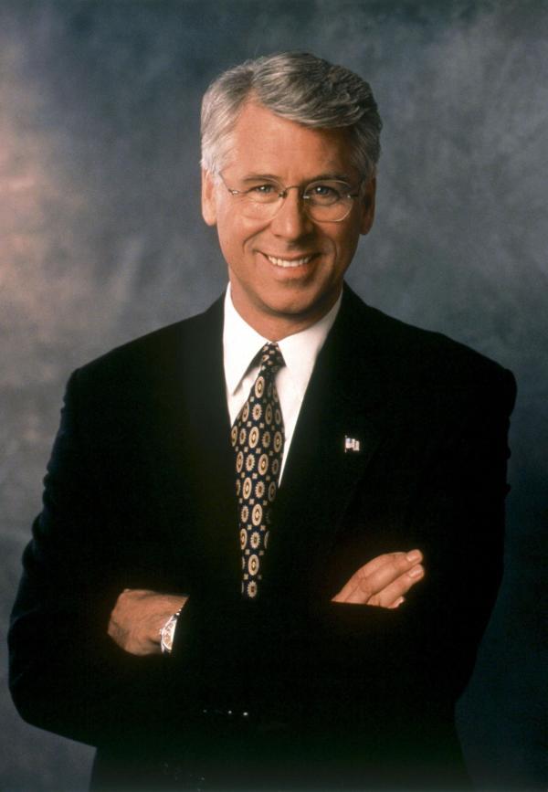 Bild 1 von 15: (1. Staffel) - Bürgermeister von New York City: Randall Winston (Barry Bostwick).