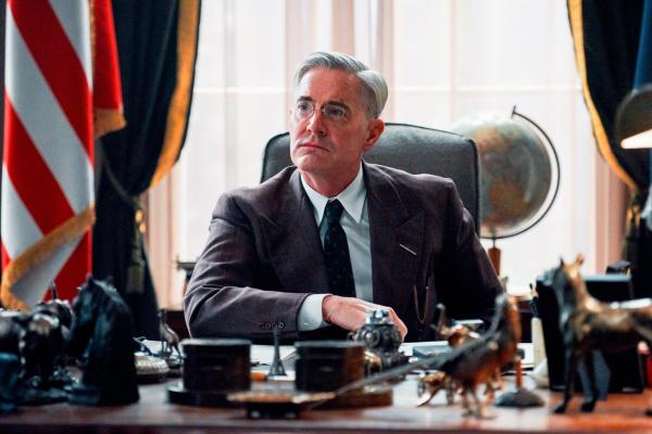 Bild 1 von 22: Im Bild: Franklin (Kyle MacLachlan) ist überrascht von Märthas Vorschlag.