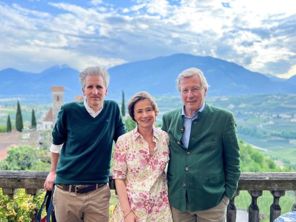 Bild 1 von 3: (v.li.): Johann-Philipp Spiegelfeld mit Johanna & Franz Spiegelfeld.