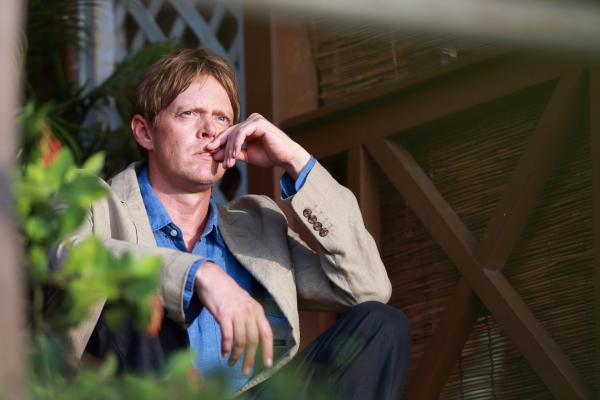 Bild 1 von 8: Humphrey (Kris Marshall) weiß, dass es sich bei diesem Fall um Mord handelt. Doch er kommt nicht dahinter, wie der Mörder den Tod des Musikers inszenieren konnte, ohne dass jemand etwas mitbekommen hat.