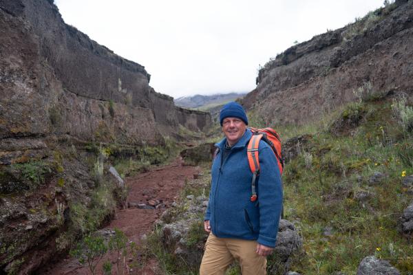 Bild 1 von 6: Der rund 6000 Meter hohe Cotopaxi, der zweithöchste Vulkan Ecuadors, gilt als einer der gefährlichsten des Landes. Er liegt nur knapp 50 Kilometer von Quito entfernt. Um die 50-mal ist der Cotopaxi in den vergangenen 300 Jahren schon ausgebrochen. Vulkanausbrüche selbst sind oft nicht die größte Gefahr. Am Cotopaxi sind es vor allem Schlammlawinen, sogenannte Lahare.