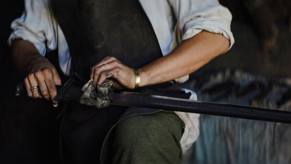 Bild 1 von 7: In ihrer Kultur gehört das Schwert von klein auf zum Leben: Die Wikinger sind ständig bereit zu kämpfen - und im Namen der Ehre zu sterben.