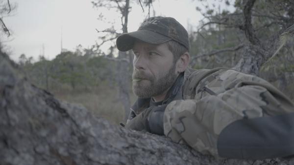 Bild 1 von 2: Matt Carlson hunts for deer.