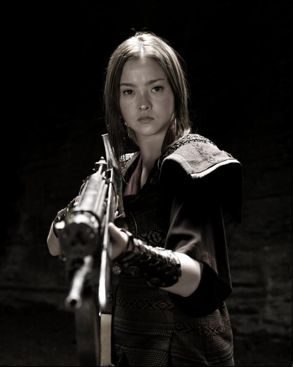 Bild 1 von 21: Muss zum Herz einer Maschine vordringen, die unentwegt mörderische Mutanten hervorbringt: Valerie Duval (Devon Aoki) ...