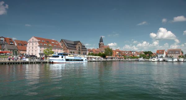 Bild 1 von 3: