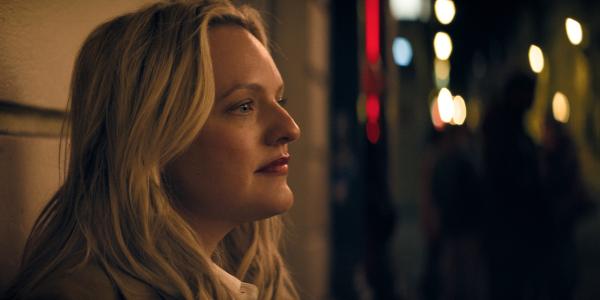 Bild 1 von 1: Geheimagentin Imogen Salter (Elisabeth Moss) will herausfinden, wie stark Adilah in terroristische Aktivitäten verstrickt ist.