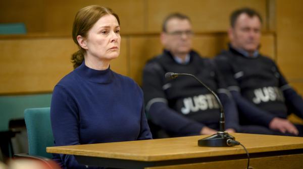 Bild 1 von 4: Anne Fuchs (Lina Wendel) lässt sich im Prozess gegen ihren Sohn zu einer Falschaussage hinreissen