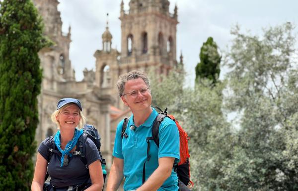 Bild 1 von 4: Ankunft in Santiago. v.l.n.r.: Anne Strauch und Michael Friemel