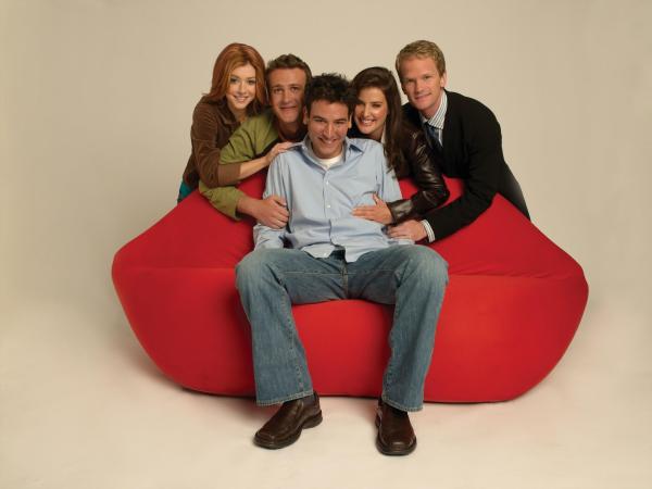 Bild 1 von 25: (1. Staffel) - How I Met Your Mother: Ted (Josh Radnor, M.), Marshall (Jason Segel, 2.v.l.), Barney (Neil Patrick Harris, r.), Lily (Alyson Hannigan, l.) und Robin (Cobie Smulders, 2.v.r.) ...
