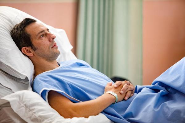 Bild 1 von 17: Im Bild: Ralf Little (DI Neville Parker).