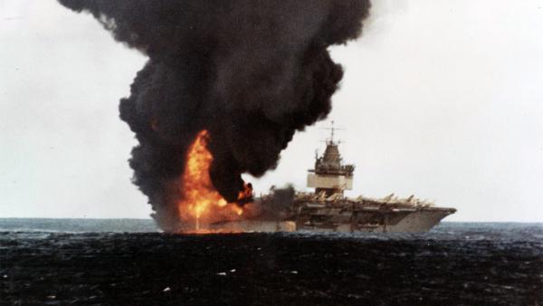 Bild 1 von 9: Der Flugzeugträger \