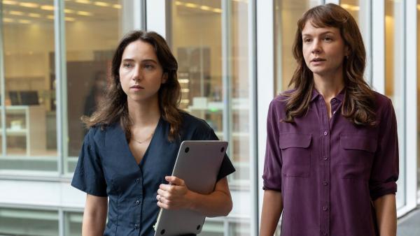 Bild 1 von 4: Jodi Kantor (Zoe Kazan, l); Megan Twohey (Carey Mulligan, r.)
