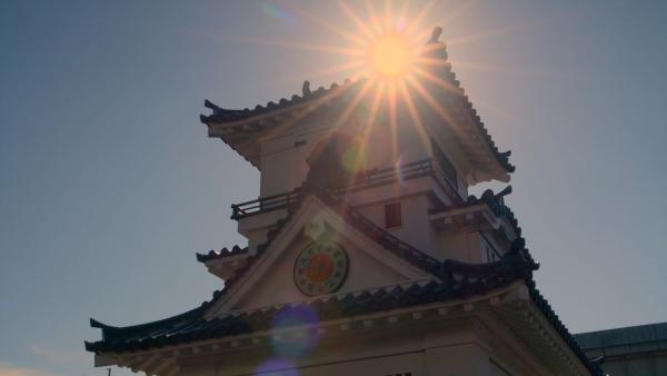 Bild 1 von 3: Die zahlreichen buddhistischen Tempel, schintoistischen Schreine und historischen Burgen entlang der Bahnstrecke sind beliebte Ausflugsziele.