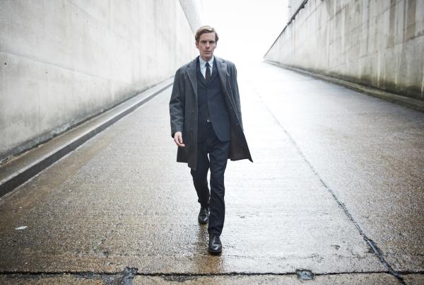 Bild 1 von 5: Endeavour Morse (Shaun Evans) ermittelt im Fall Matthew Laxman. Der ist vor fünf Jahren in der Nähe des geheimnisvollen Dorfs Bramford plötzlich verschwunden.