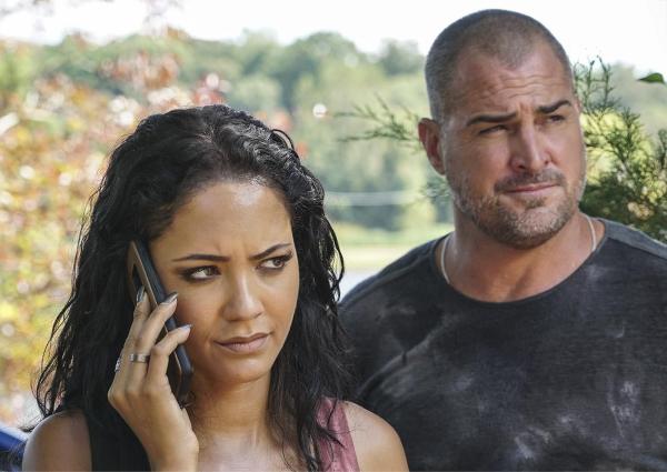 Bild 1 von 11: Riley Davis (Tristin Mays, l.); Jack Dalton (George Eads, r.)