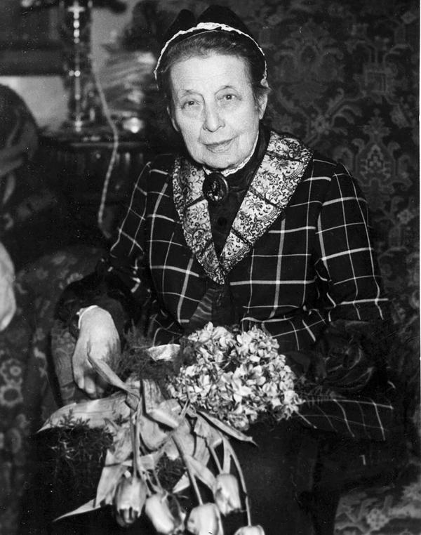 Bild 1 von 4: Marianne Hainisch - als Begründerin der Frauenbewegung in Österreich hat sie 1870 als erste Frau in Österreich eine offizielle Rede gehalten und 1901 den Bund österreichischer Frauenvereine gegründet.