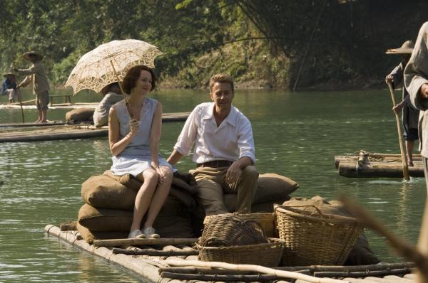 Bild 1 von 22: Durch die schwierige Zeit in einem Choleragebiet finden Kitty (Naomi Watts, l.) und Walter (Edward Norton, r.) endlich zueinander ...