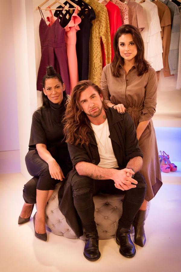 Bild 1 von 6: (2. Staffel) - Nachdem sich die Kandidaten der harten, aber ehrlichen Meinung der Öffentlichkeit stellen, begeben sie sich für ein Umstyling bei \