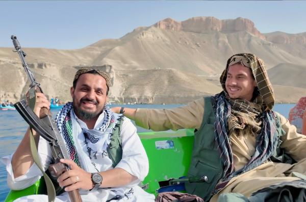 Bild 1 von 1: In diesem im Sommer 2025 auf YouTube veröffentlichten Video dokumentiert der US-Amerikaner Jake Youngblood seine Reise in eine der repressivsten Diktaturen der Welt.